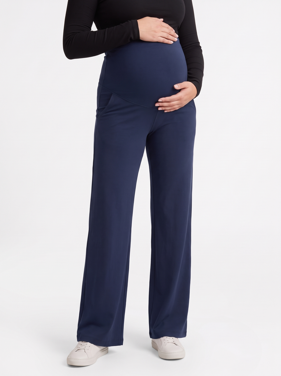 Pants that grow with your bump
